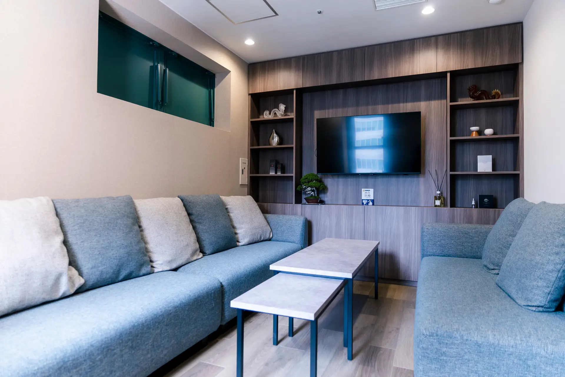 Chronic pain in Osaka, Japan by Cell Grand Clinic