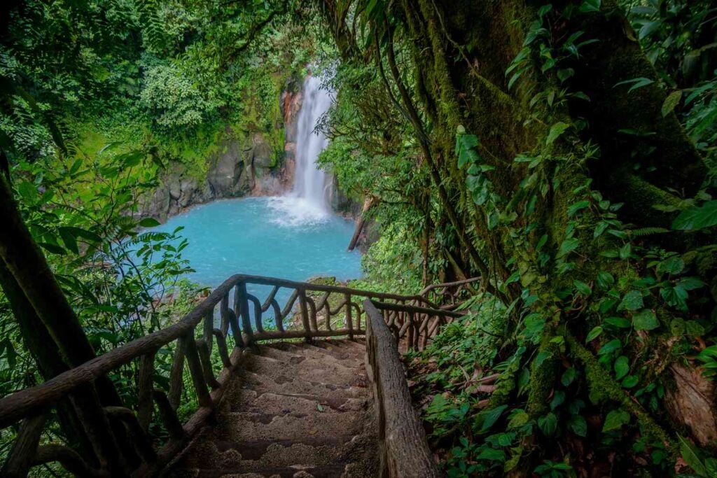 Costa Rica: La Fortuna Waterfall, Hanging Bridges, Arenal Volcano Combo Tour — Medical Tourism Package in Costa Rica