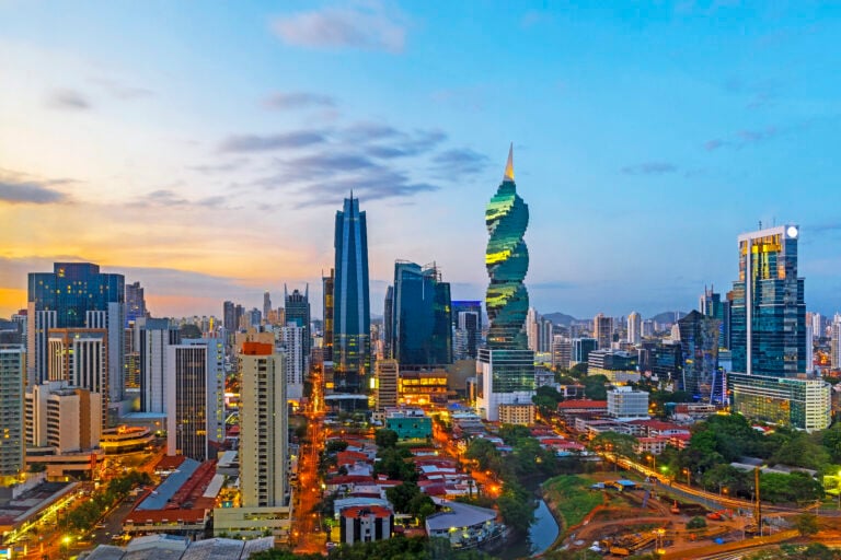 Dental Crown in Panama City — Dentistry Procedure in Panama