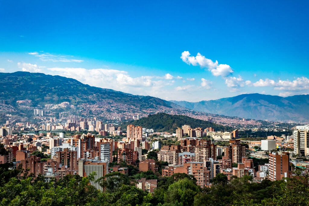 Eye Refractive Surgery in Medellin, Colombia — Ophthalmology Procedure in Colombia