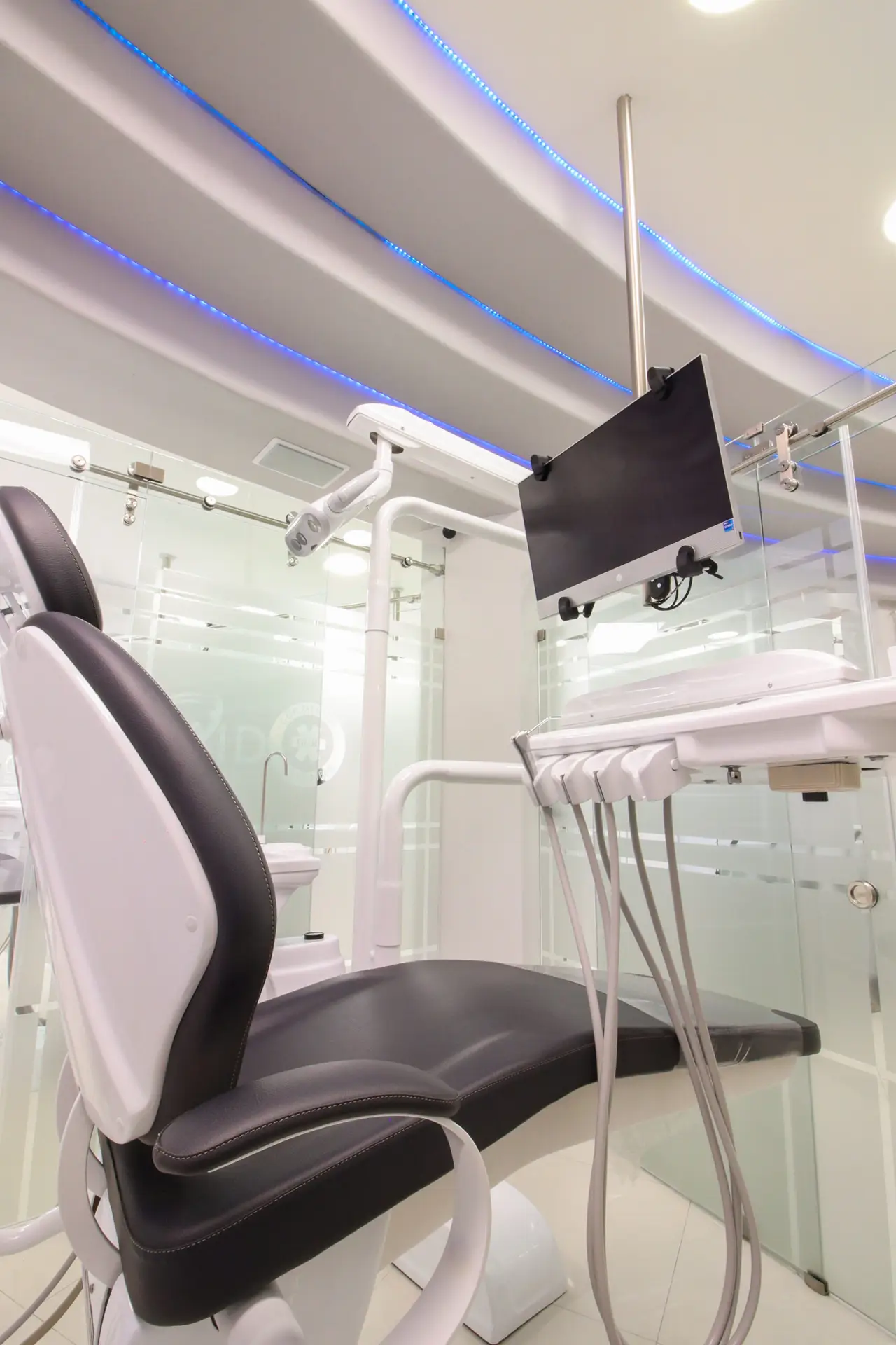 Emax Veneers in Los Algodones, Mexico by Supreme Dental