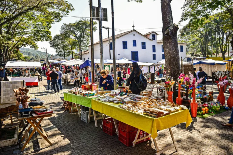 Brazil: São Paulo: Embu das Artes – The Artistic City
