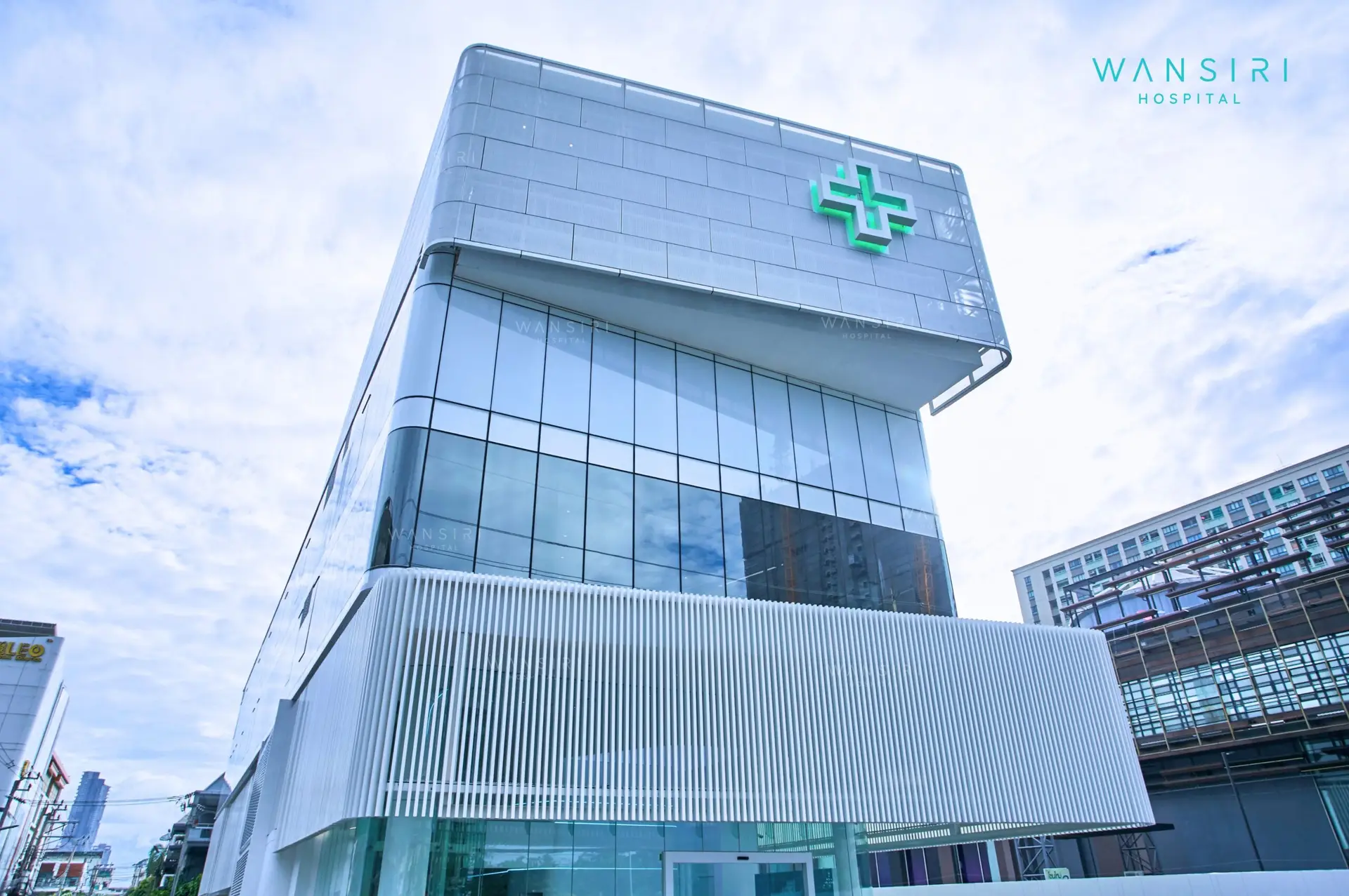 Forehead Reduction in Bangkok, Thailand by Wansiri Hospital