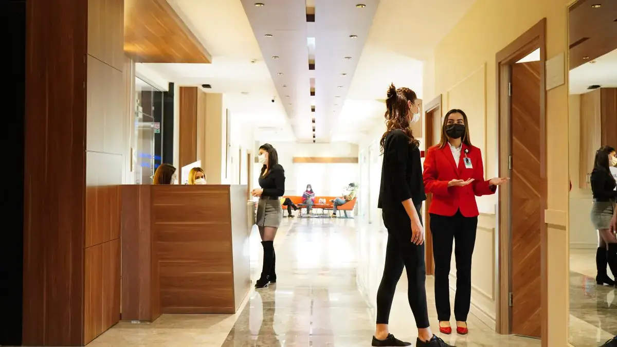 Facelift in Istanbul, Turkey by Avicenna Hospital