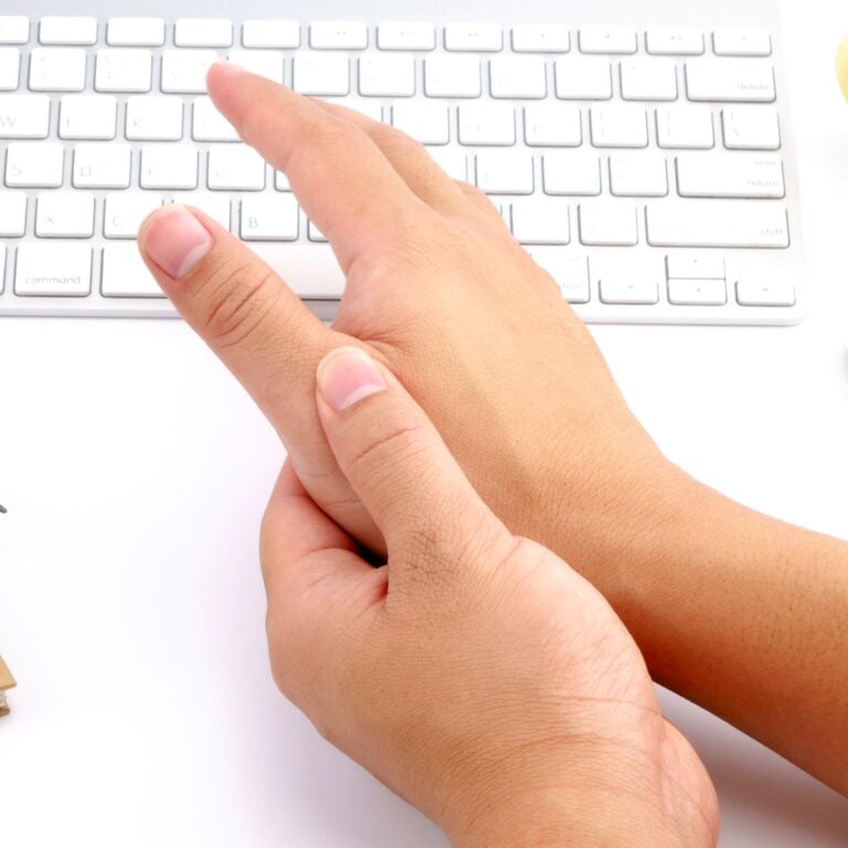 Thumb Treatment with Stem Cells in Medellín, Colombia by StemCell Colombia