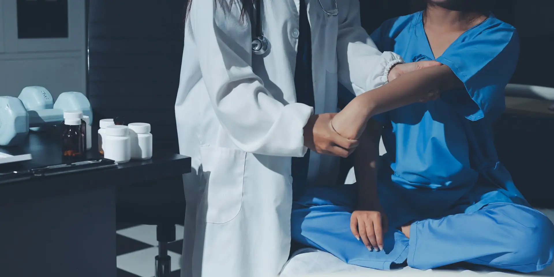 Wrist Treatment with Stem Cells in Medellín, Colombia by StemCell Colombia