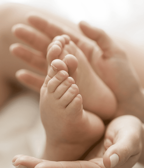 Motherhood After 40 in Athens, Greece by Ovagenesis