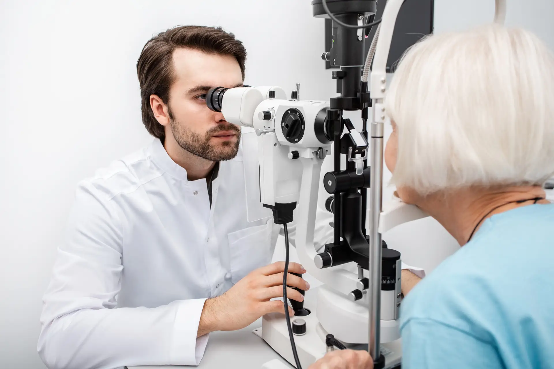 Cataract Surgery in Istanbul, Turkey by Avicenna Hospital — Procedure Gallery Photo
