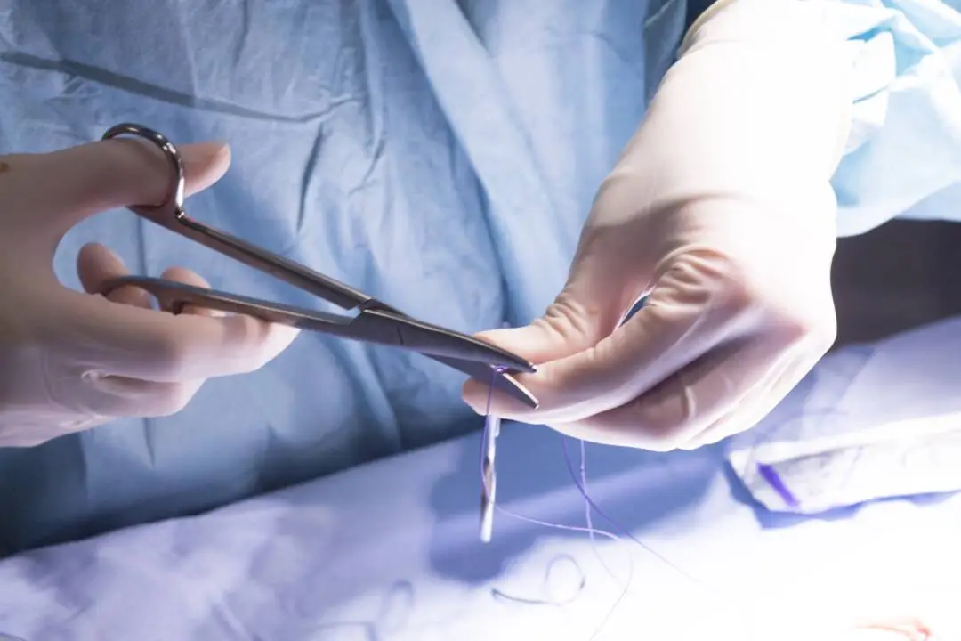 Revision Joint Replacement Surgery in San José, Costa Rica by Dr. Aria Alexander Ravery Morovati — Procedure Gallery Photo