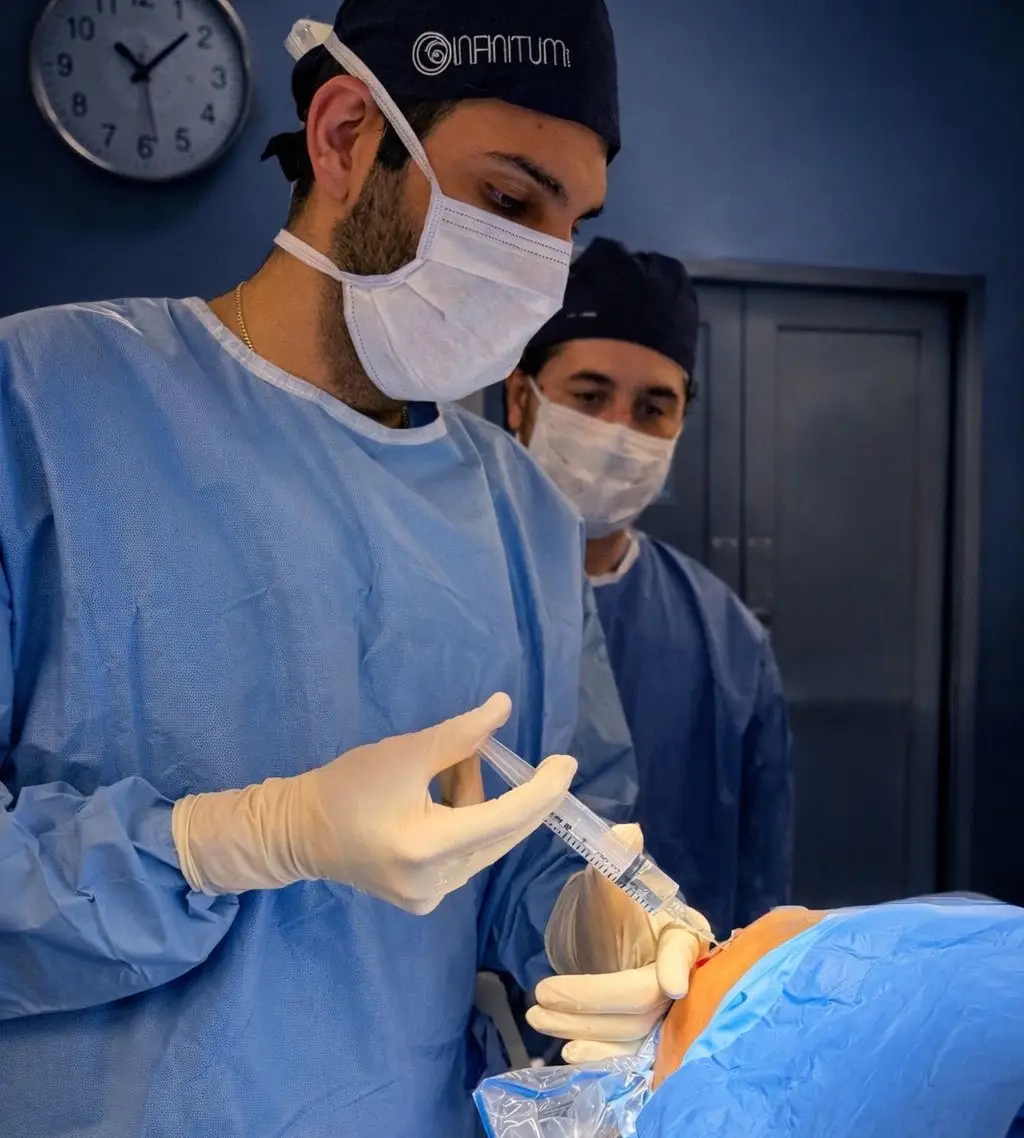 Total and Partial Knee Replacement (Knee Arthroplasty) in San José, Costa Rica by Dr. Aria Alexander Ravery Morovati — Procedure Gallery Photo